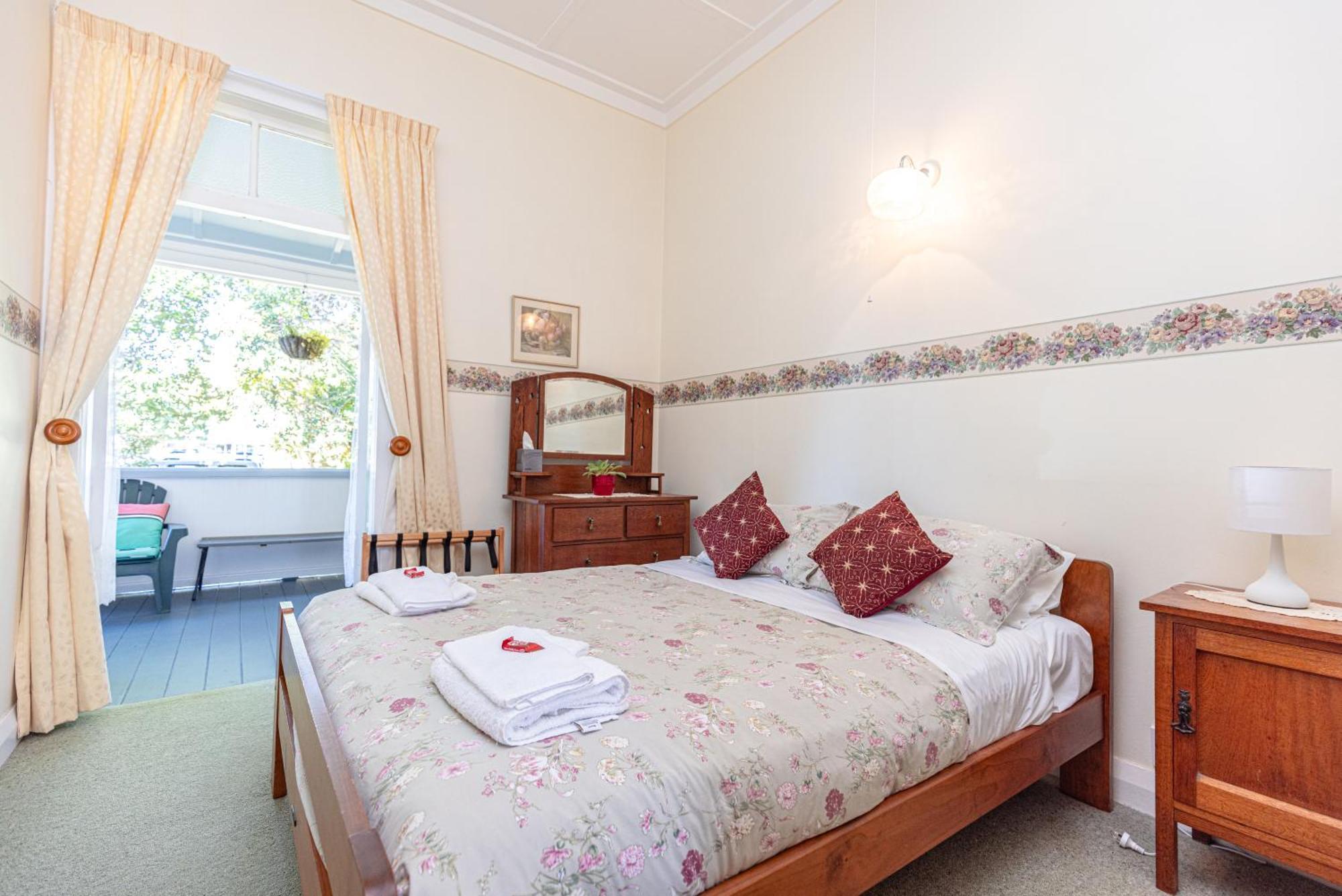 Braemar House B&B And Yha Hostel Уонгануи Экстерьер фото