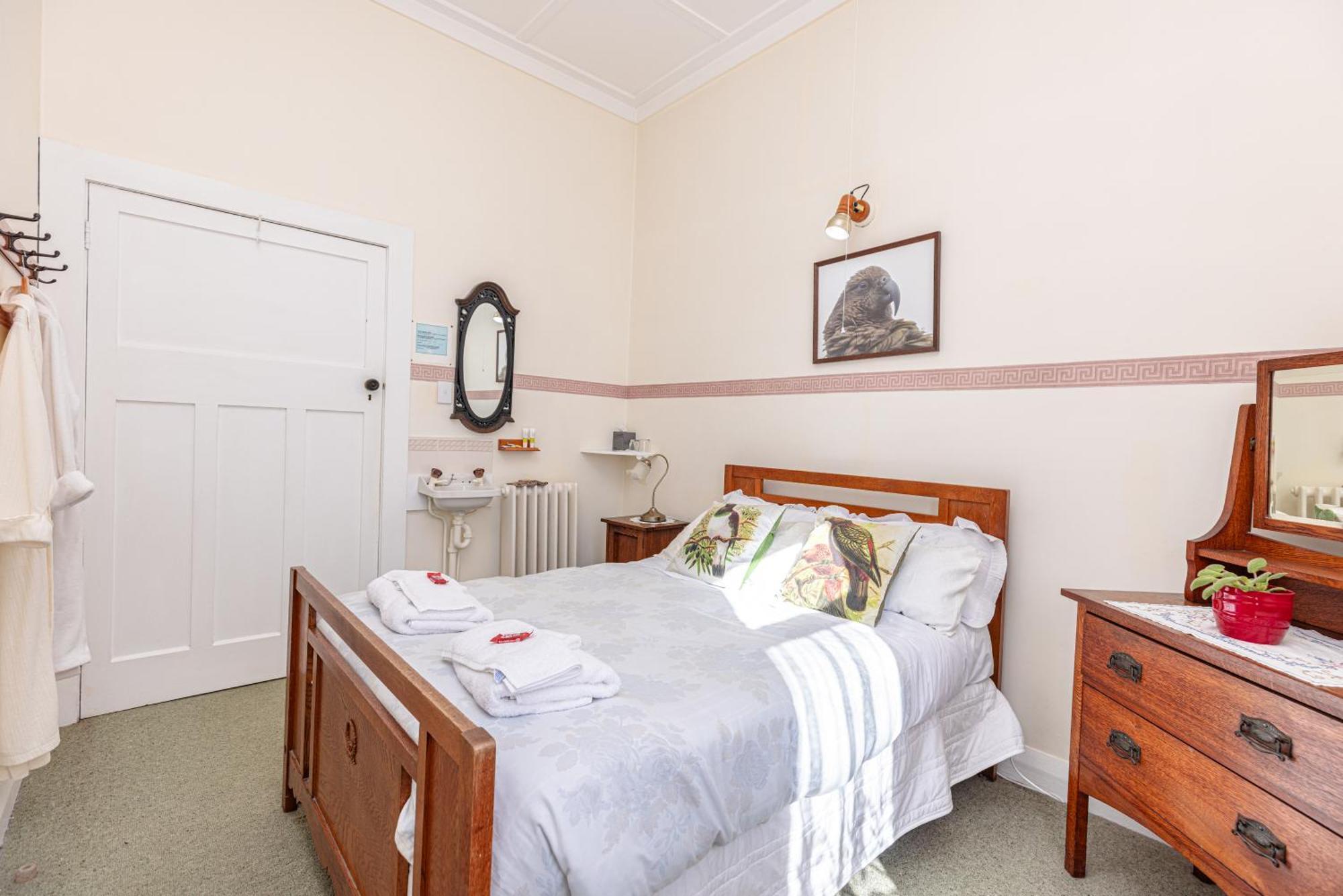 Braemar House B&B And Yha Hostel Уонгануи Экстерьер фото