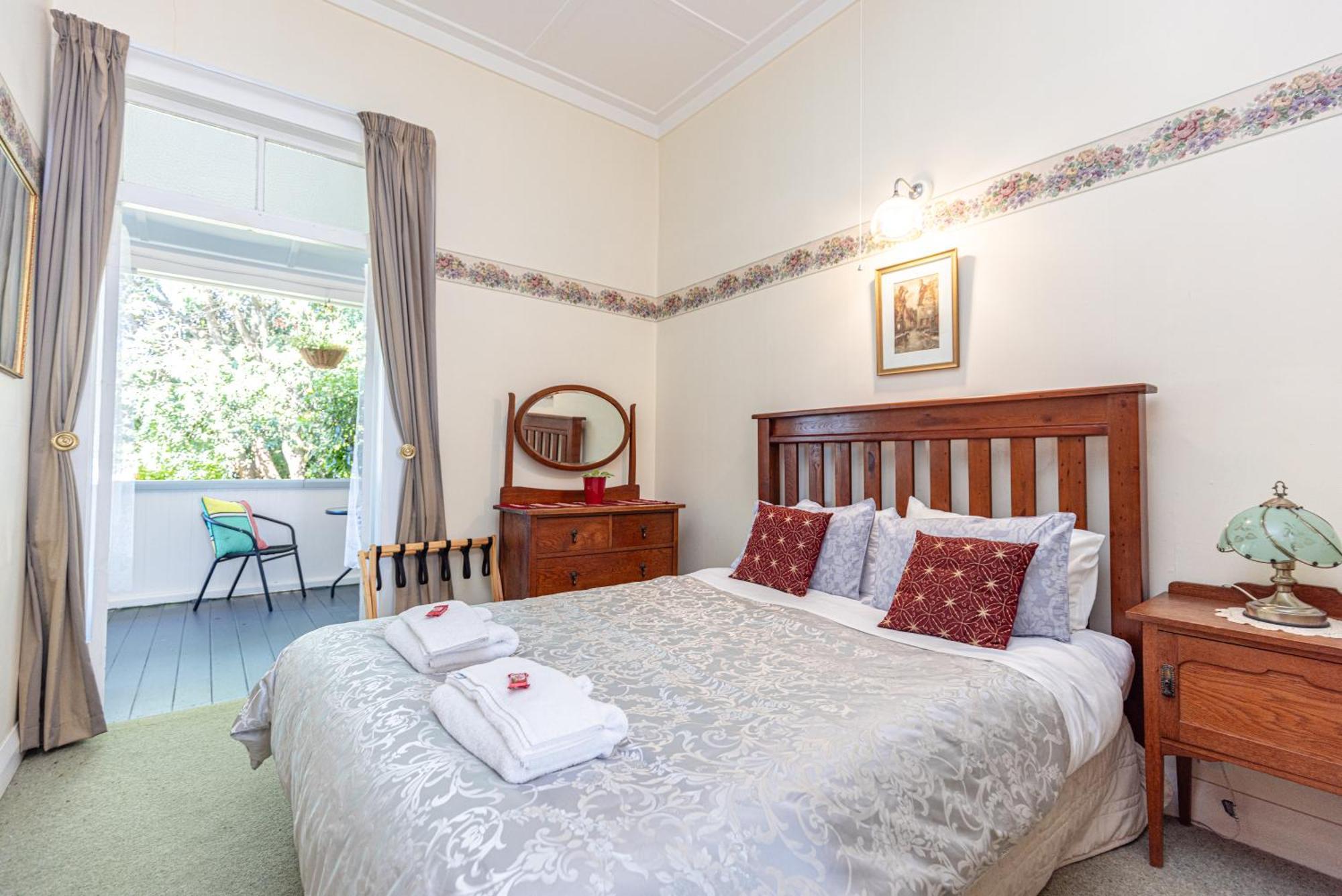 Braemar House B&B And Yha Hostel Уонгануи Экстерьер фото