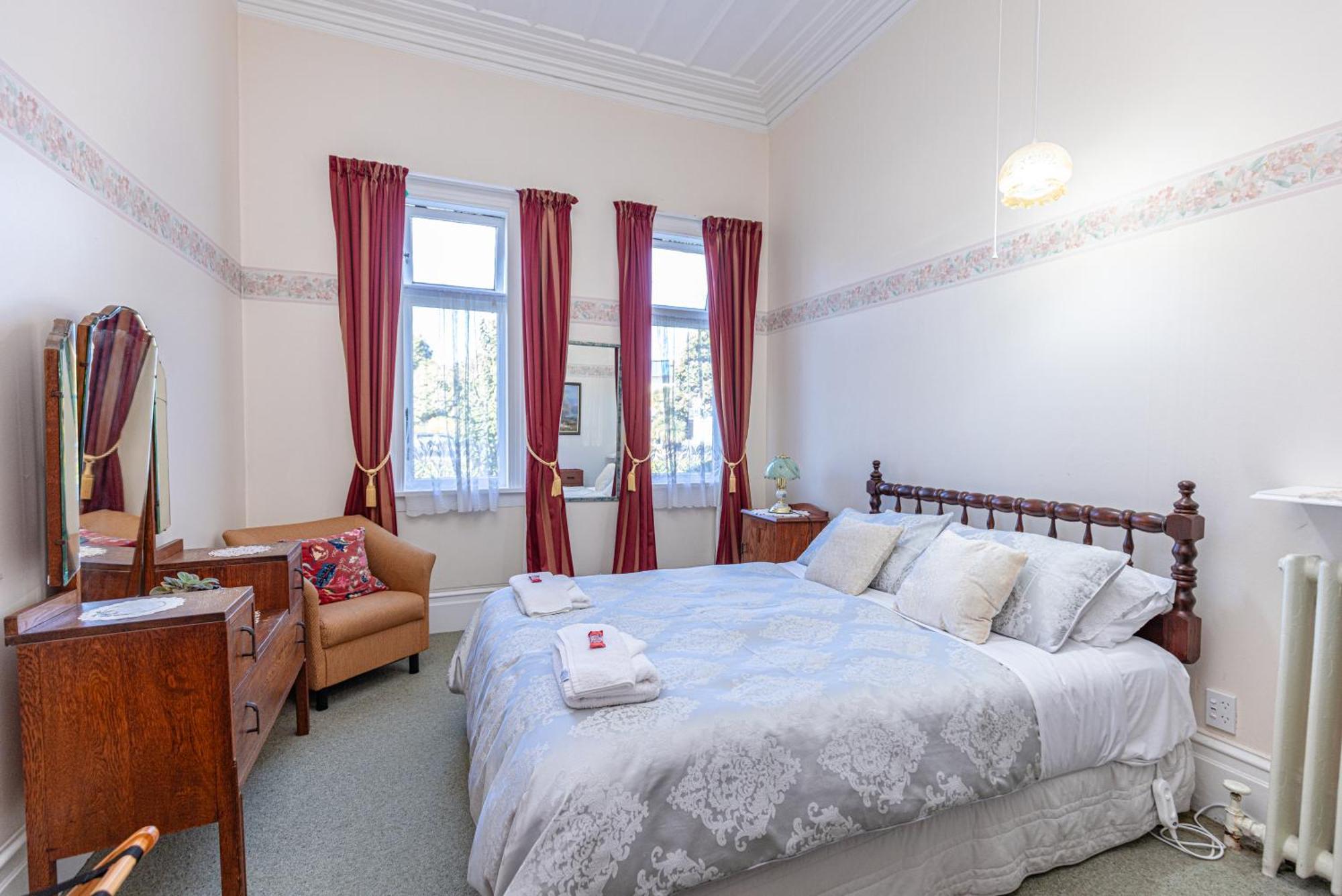 Braemar House B&B And Yha Hostel Уонгануи Экстерьер фото