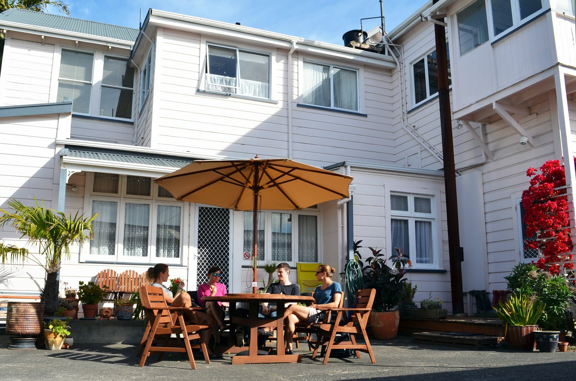 Braemar House B&B And Yha Hostel Уонгануи Экстерьер фото